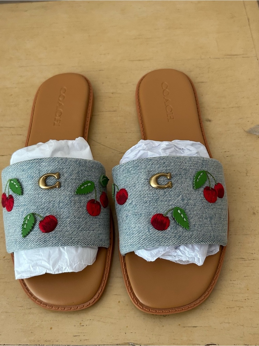 Coach womens holly denim cherries slide sandal in size 8.5 - Picture 9 of 12
